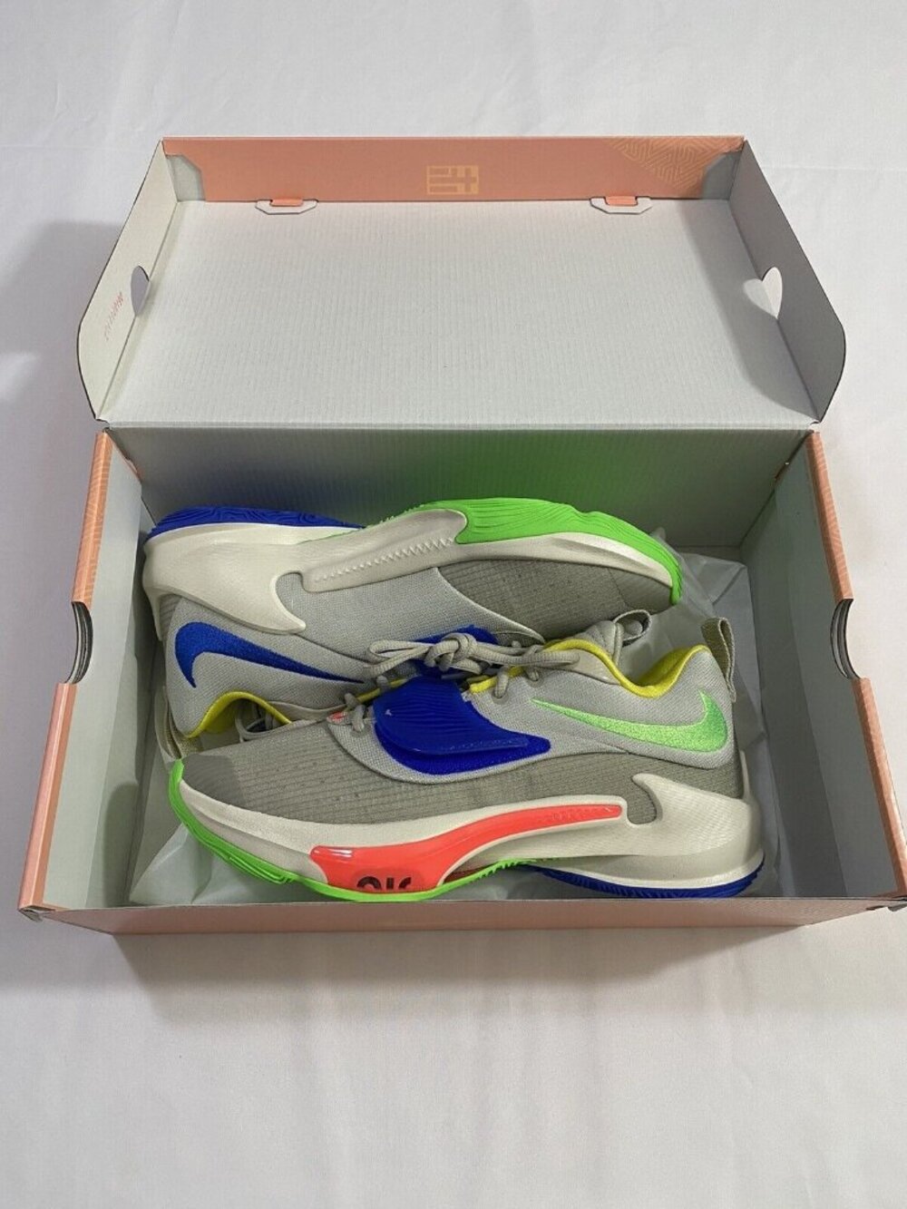 New Mens Size 9.5 Light Stone Nike Zoom Freak 3 Basketball Shoes DA0694 100